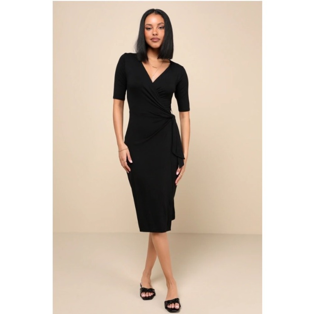 Lulus Black Short Sleeve Wrap Midi Dress Size M Jersey Knit Surplice Neck NWT